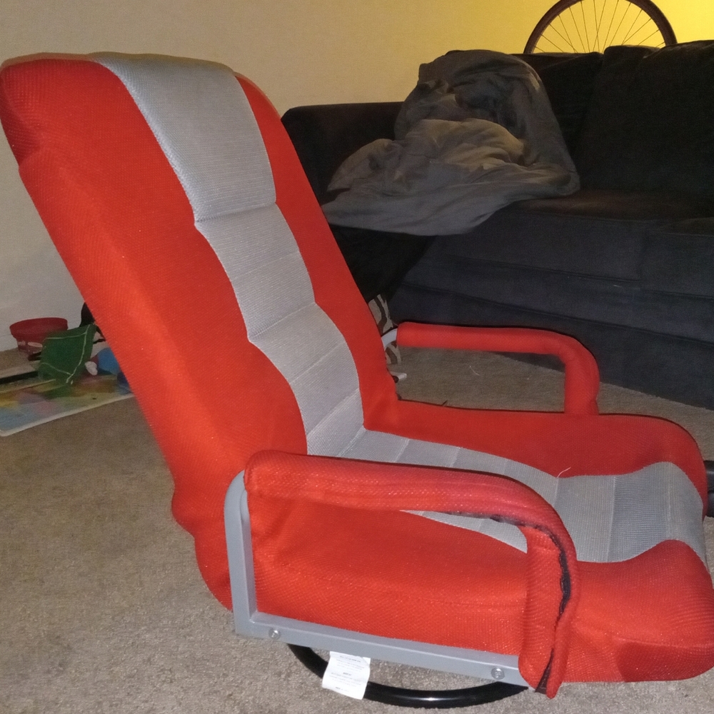 Swivel Video Rocker Gaming Chair Adjustable 7-Position Floor Chair Folding Sofa